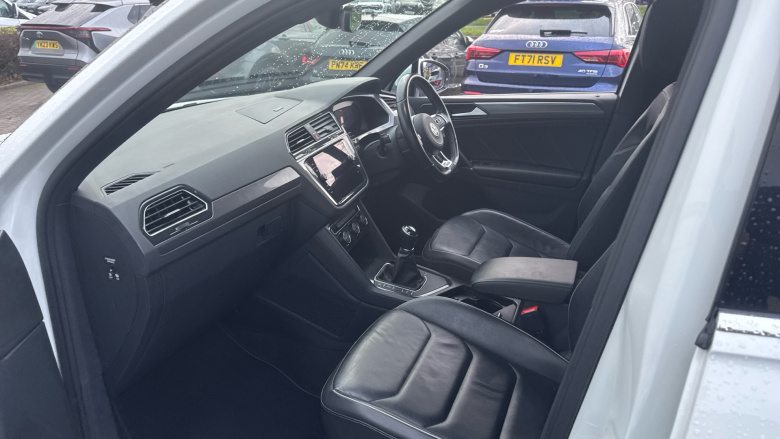 Volkswagen Tiguan 2.0 TDi 150 R-Line 5dr Diesel Estate